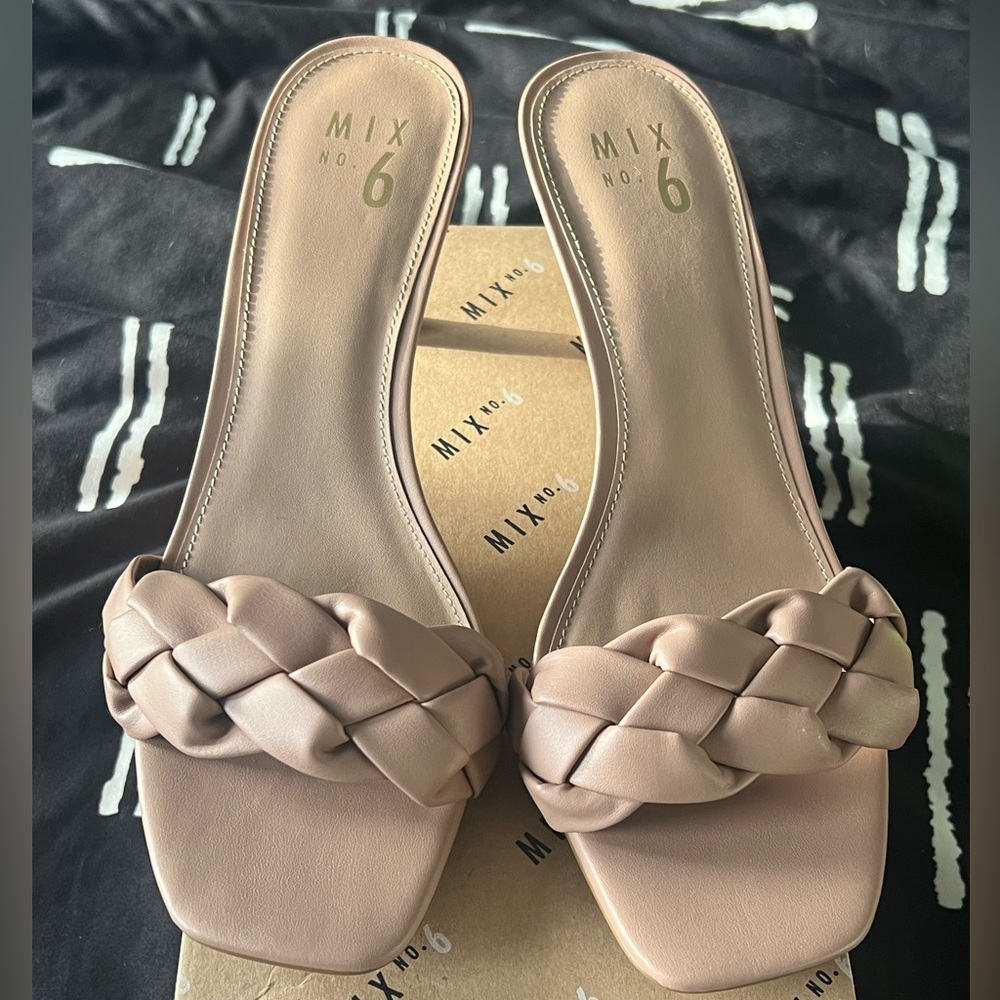 Women’s size 10 Nude Mix No.6 Elandra sandal